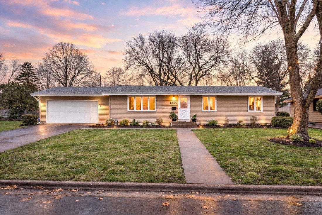 House in Bloomington, Minnesota, United States 2 - 18643034