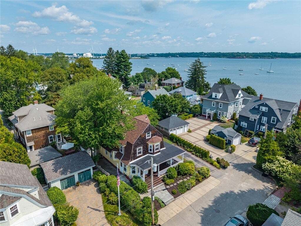 House in Cranston, Rhode Island, United States 3 - 18645740