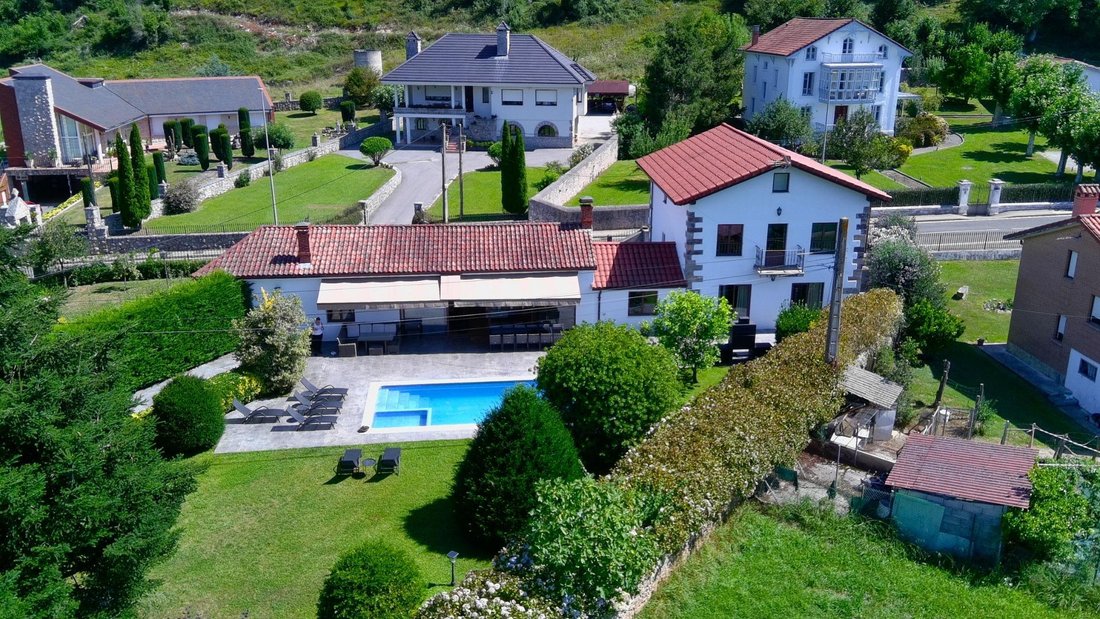 La Cavada, Riotuerto, Cantabria 1 - 18647344