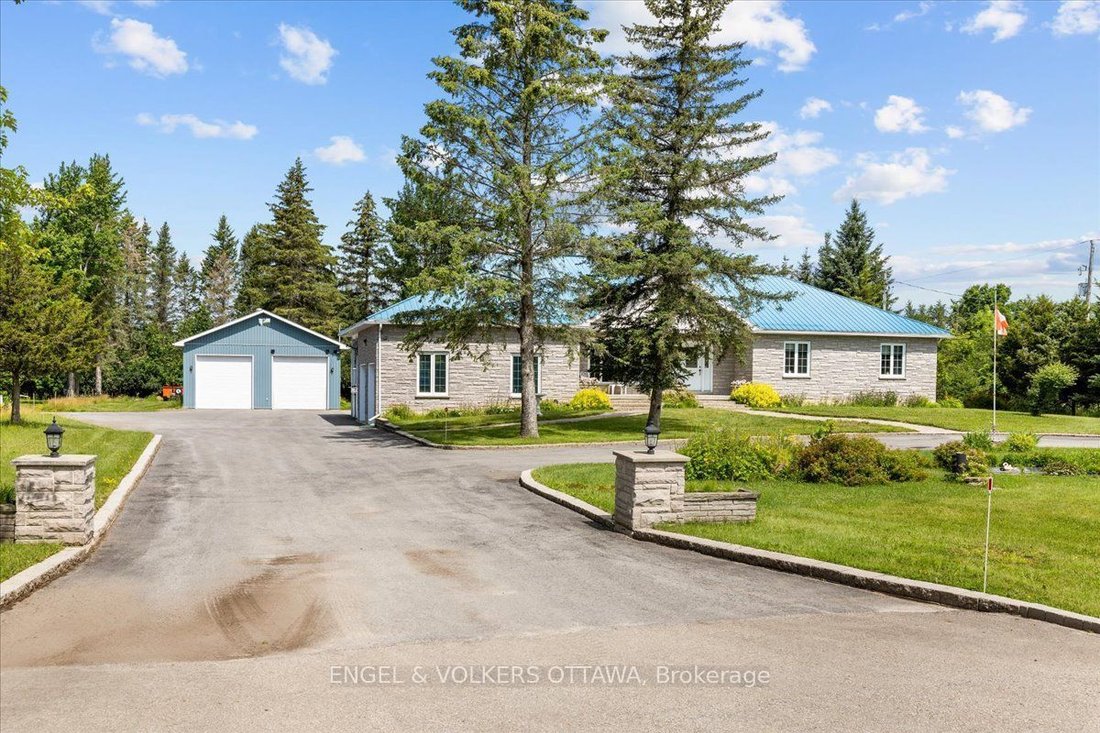 House in Rideau Lakes, Ontario, Canada 2 - 18642721