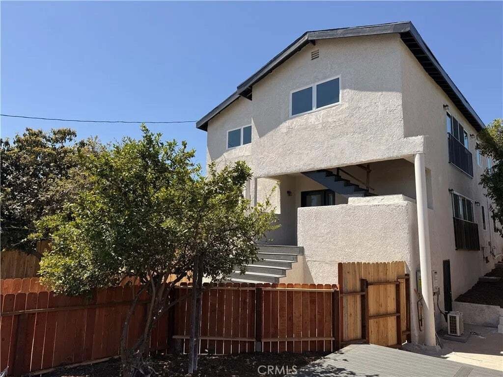 Los Angeles, California, United States 1 - 18229711