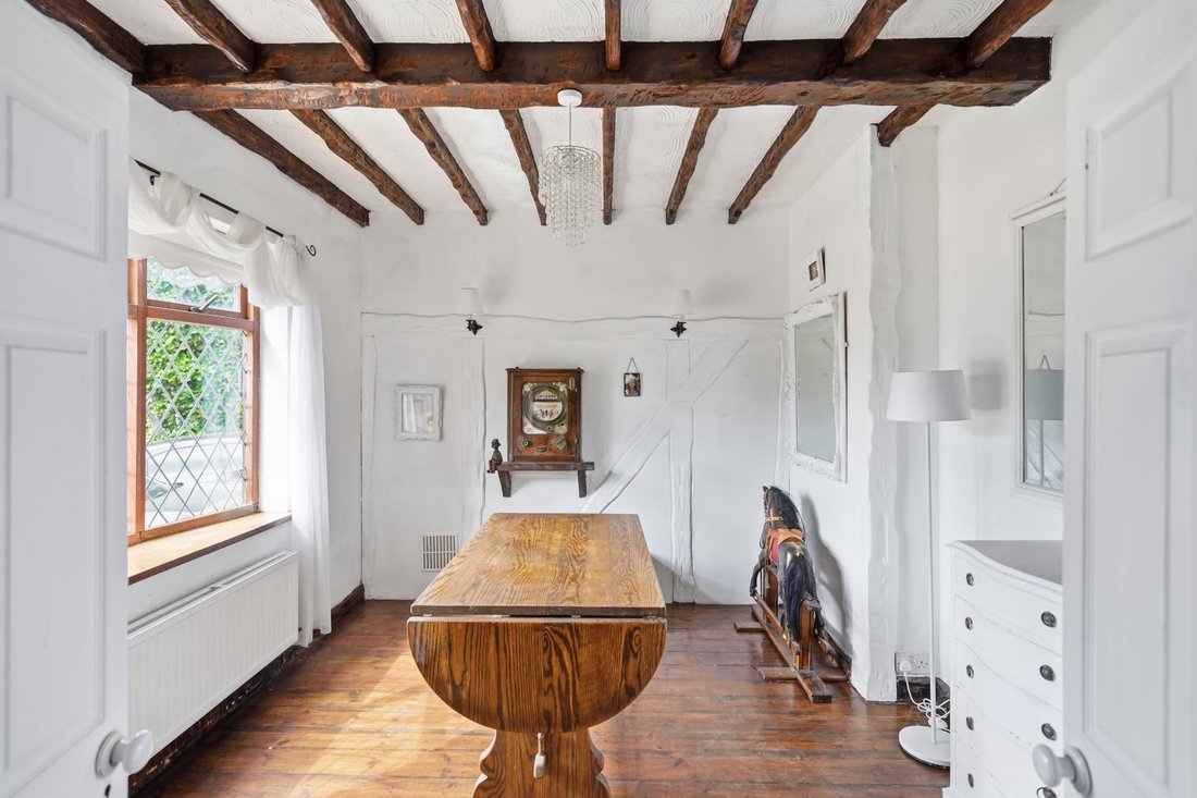 House in North Looe, Epsom and Ewell, England 5 - 17427393