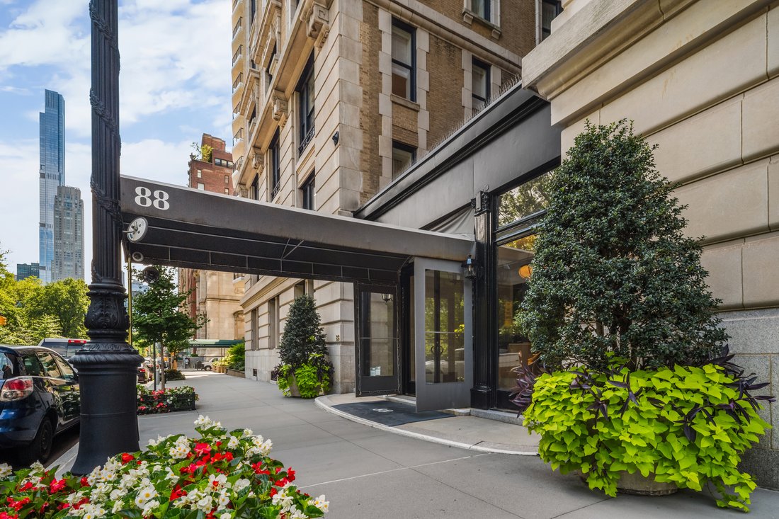 Co Op in New York, New York, United States 5 - 18644366