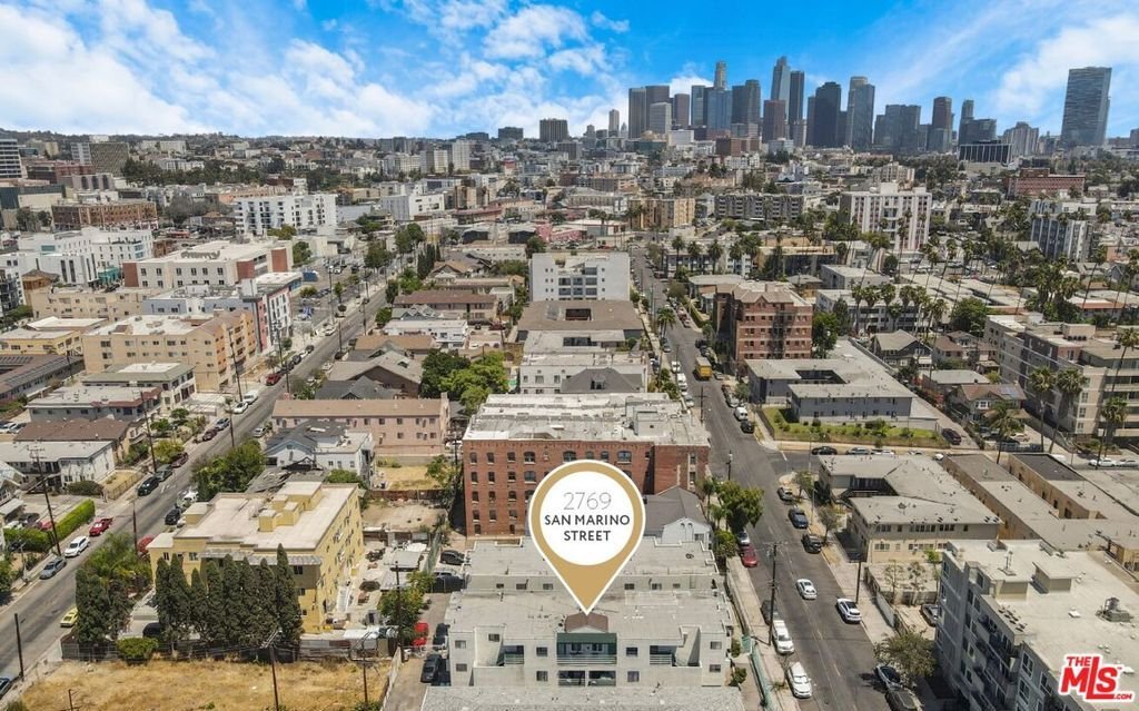 Los Angeles, California, United States 4 - 18645933