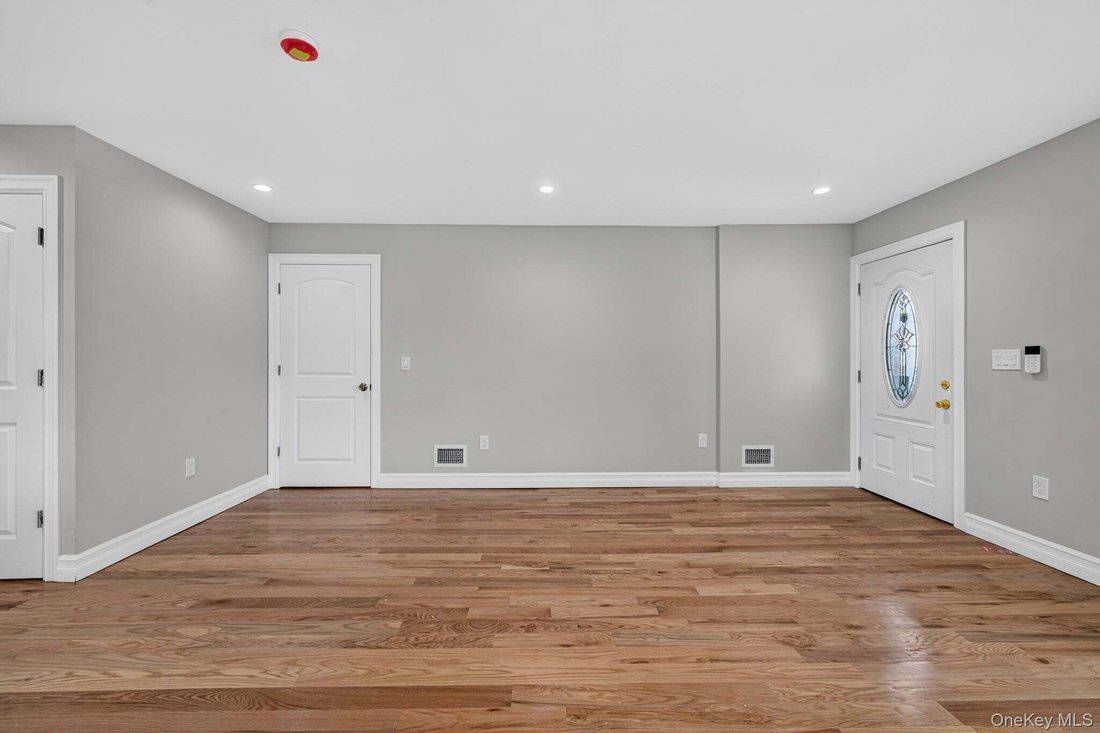House in New York, New York, United States 5 - 18645969