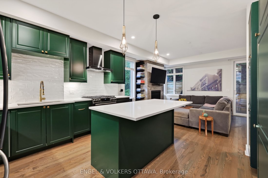 House in Ottawa, Ontario, Canada 4 - 18644025