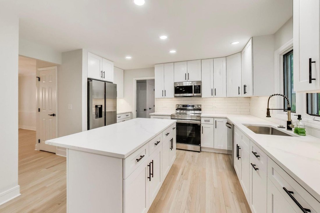 House in Cary, Illinois, United States 5 - 18642394