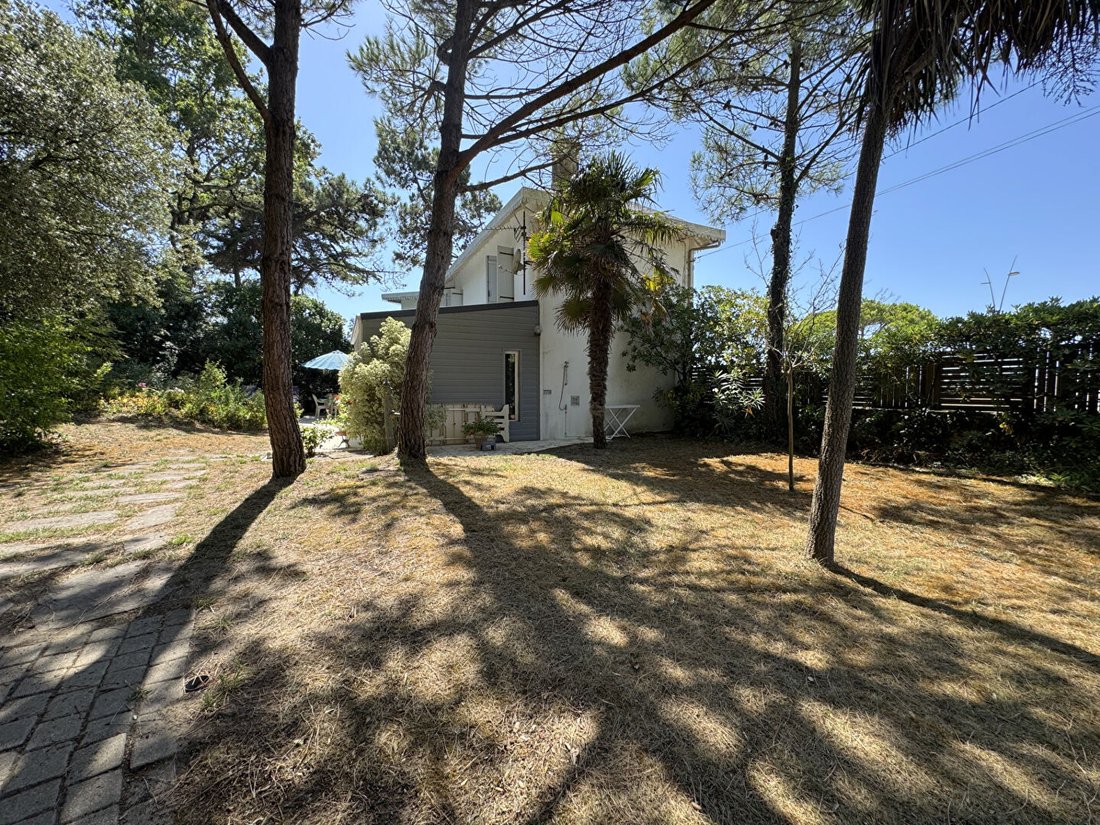 Villa in France 1 - 18647807