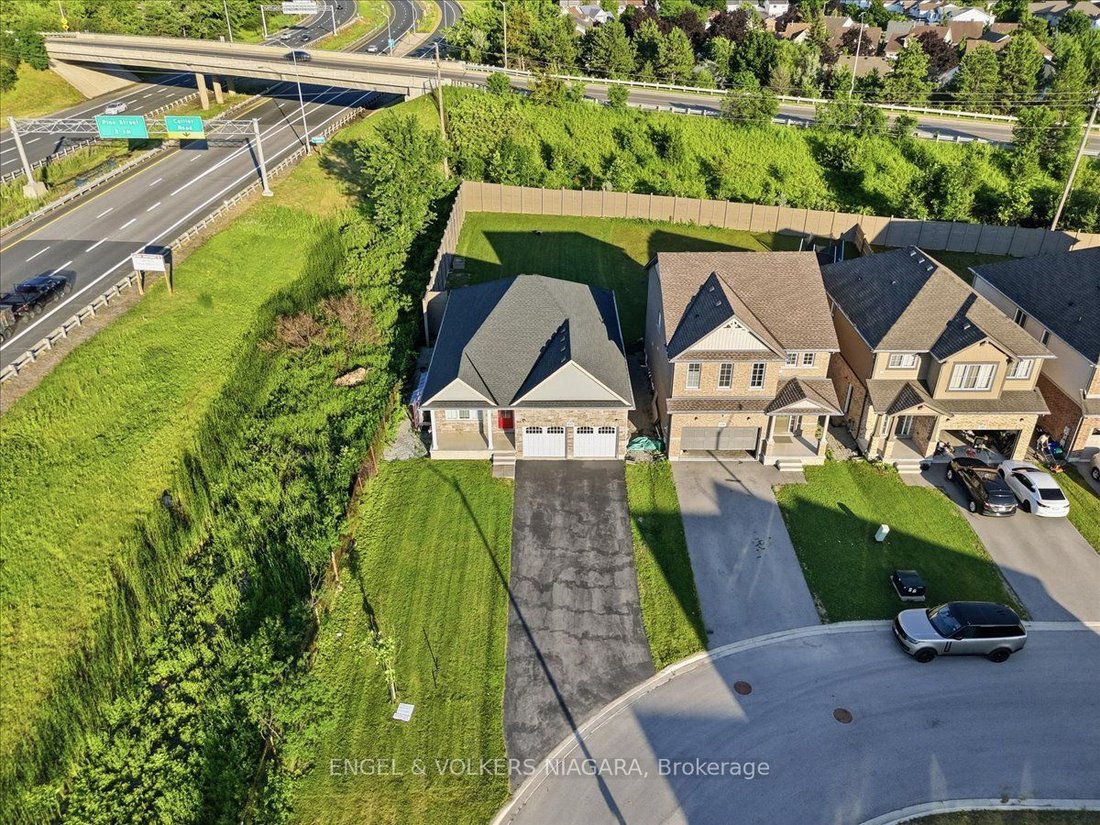 House in Thorold, Ontario, Canada 2 - 18643291
