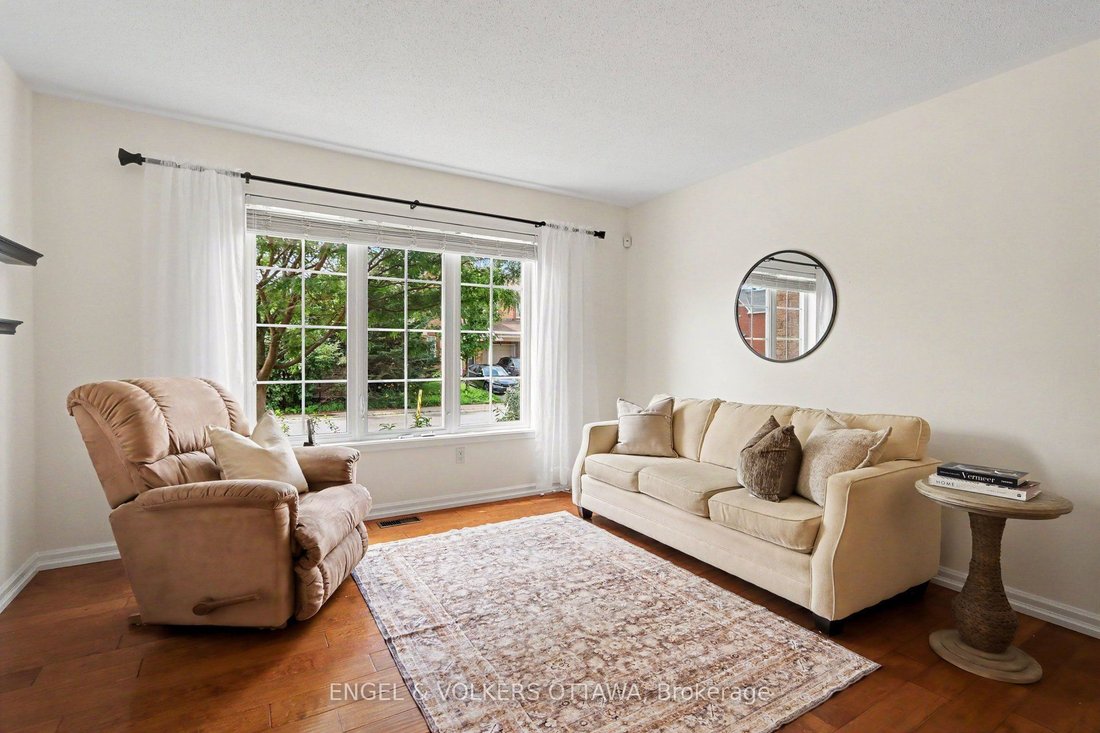 House in Ottawa, Ontario, Canada 5 - 18644045