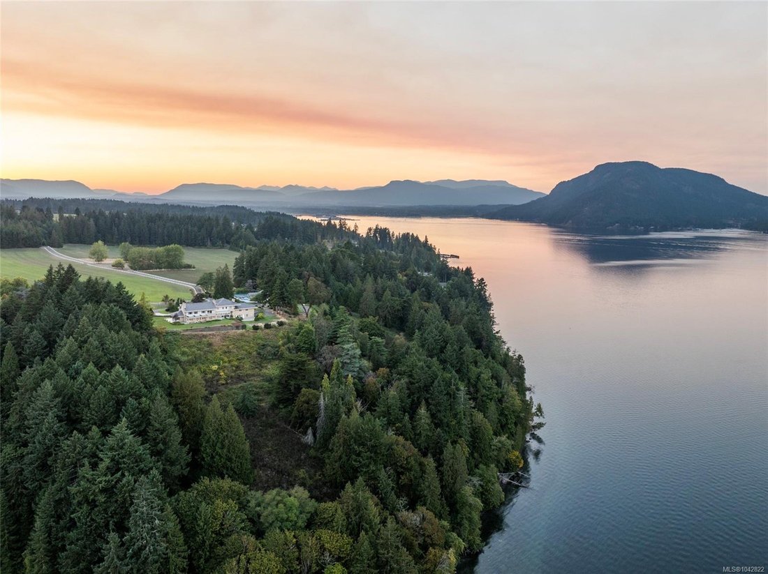 House in Cowichan Bay, British Columbia, Canada 4 - 18643470