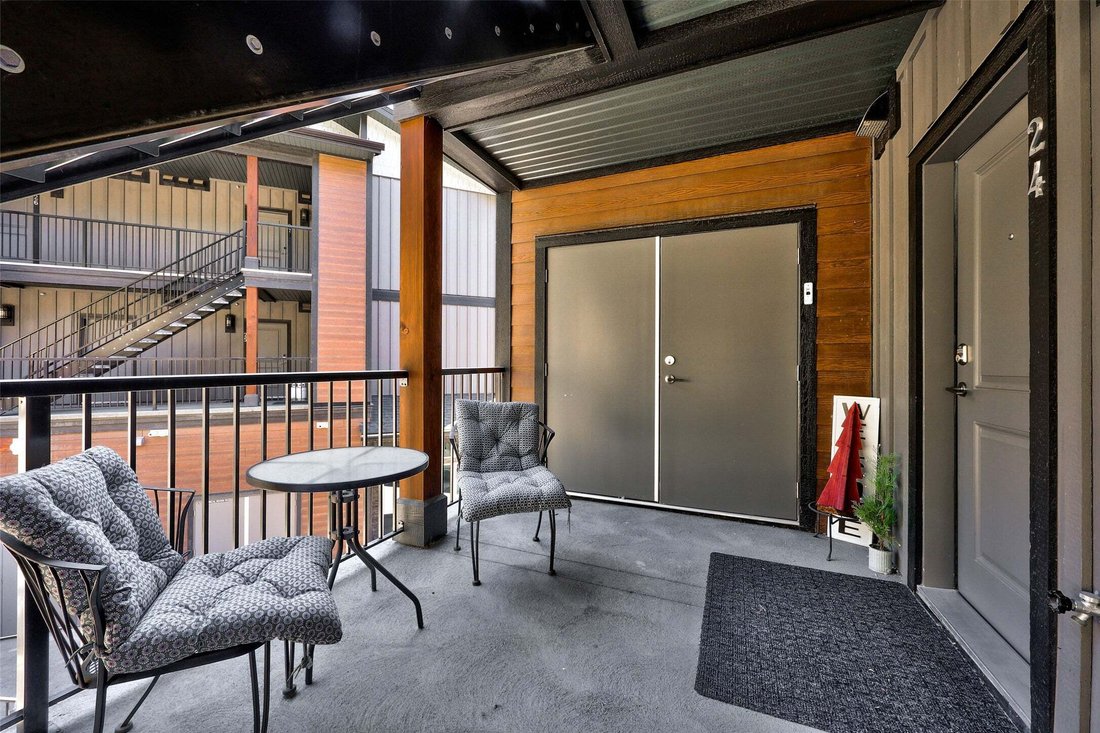 Apartment in Sun Peaks, British Columbia, Canada 2 - 18642843