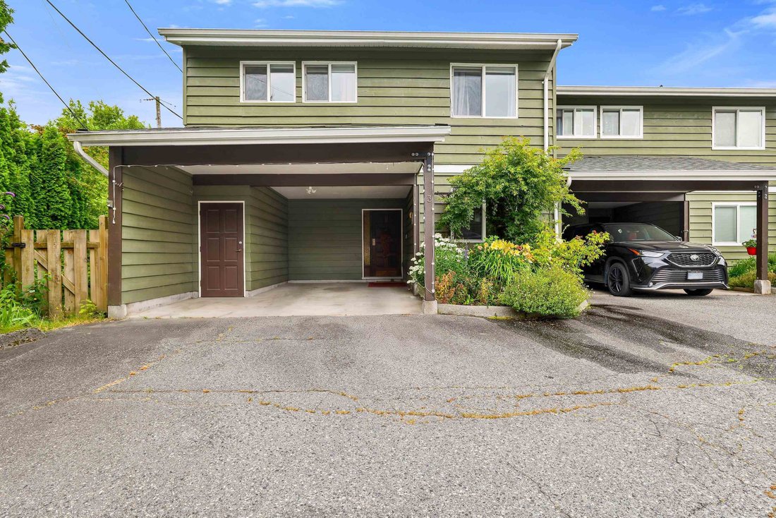 Townhouse in Squamish, British Columbia, Canada 1 - 18642934