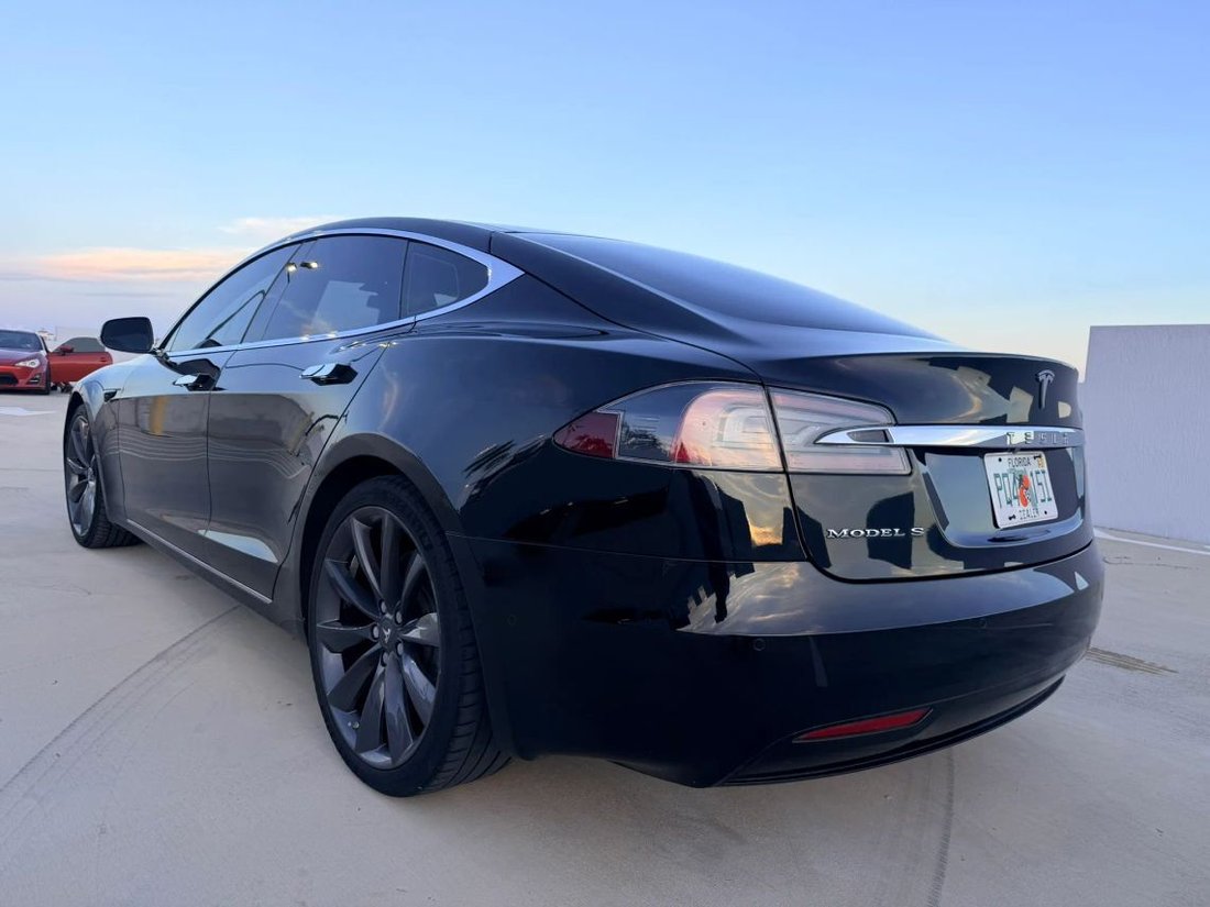 Sedan in Pompano Beach, FL, United States 4 - 18647988