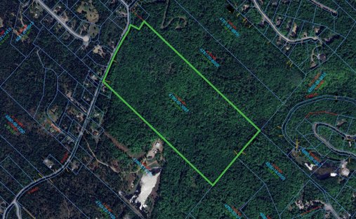 Land in Saint-Sauveur, Quebec, Canada 1