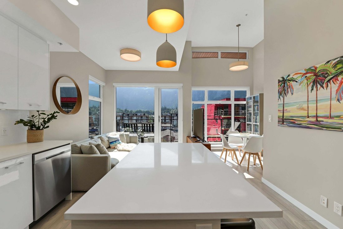 Condo in Squamish, British Columbia, Canada 3 - 18643224