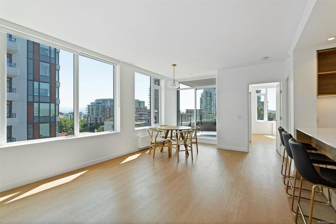 Condo in Victoria, British Columbia, Canada 5 - 18643614