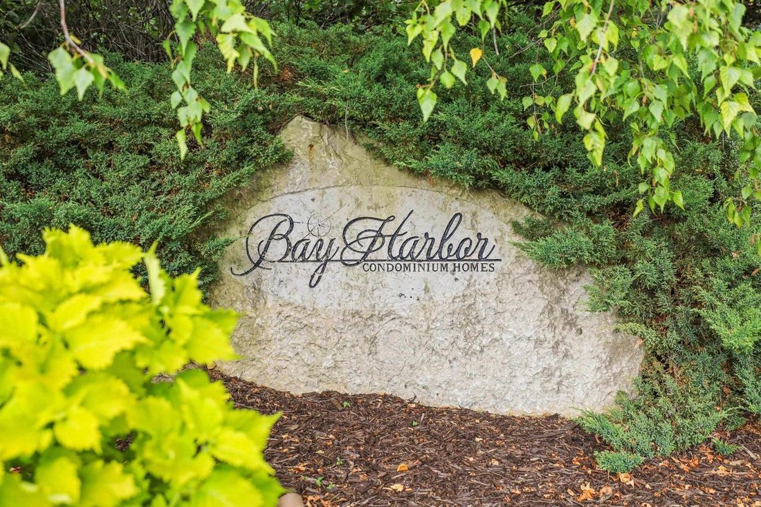 Condo in Ashwaubenon, Wisconsin, United States 2 - 18645621