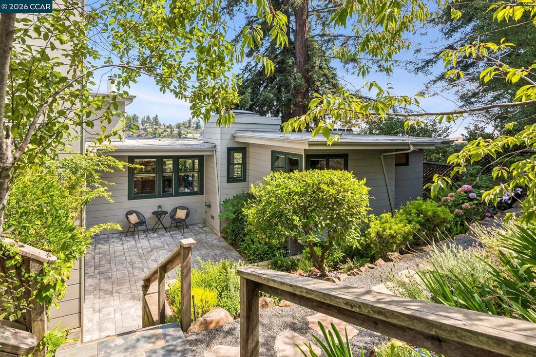 House in Oakland, California, United States 3 - 18646056