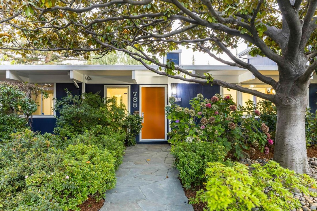 House in East Palo Alto, California, United States 3 - 18646103