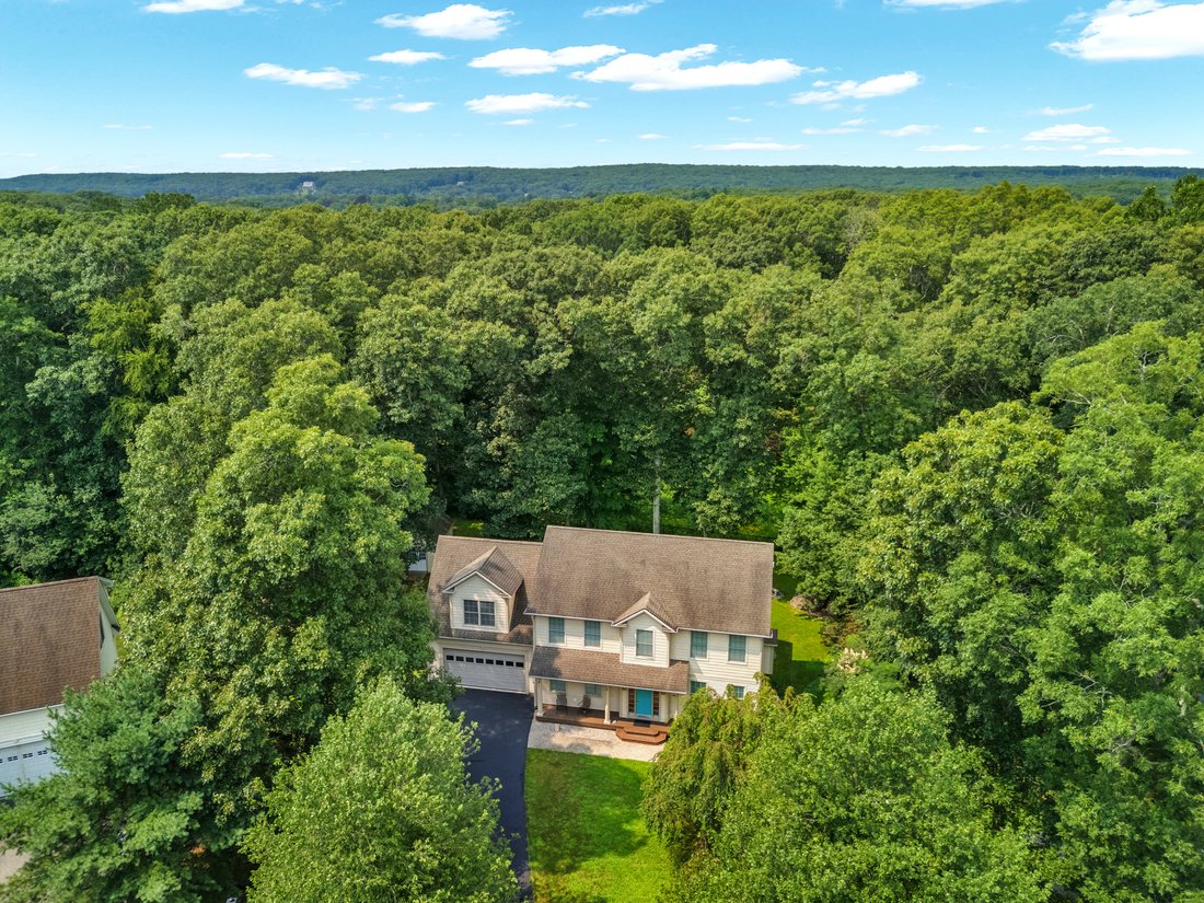 House in Waterford, Connecticut, United States 2 - 18644493