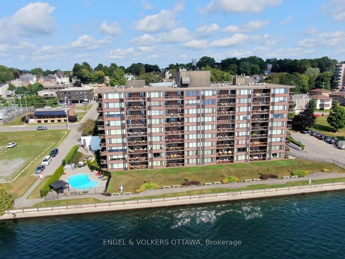 Condo in Brockville, Ontario, Canada 1 - 18644109