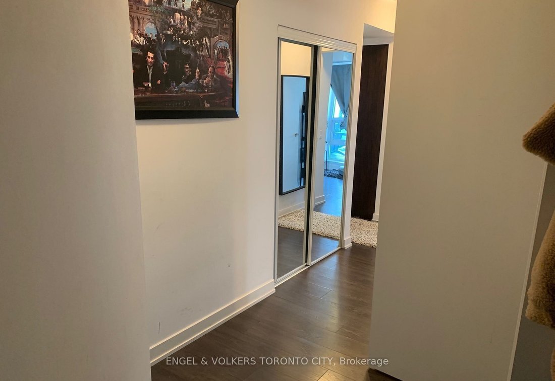 Condo in Toronto, Ontario, Canada 5 - 18642875