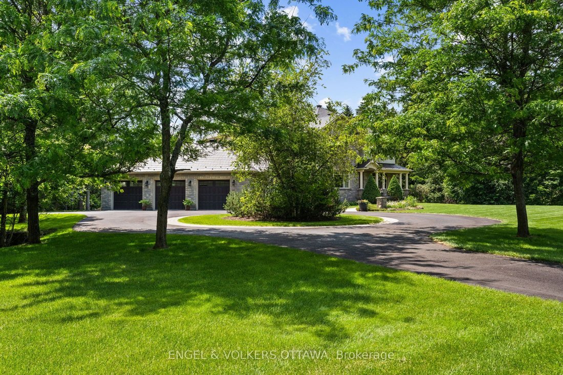 House in Ottawa, Ontario, Canada 4 - 18642603
