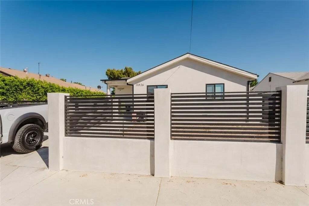 Los Angeles, California, United States 1 - 18646565