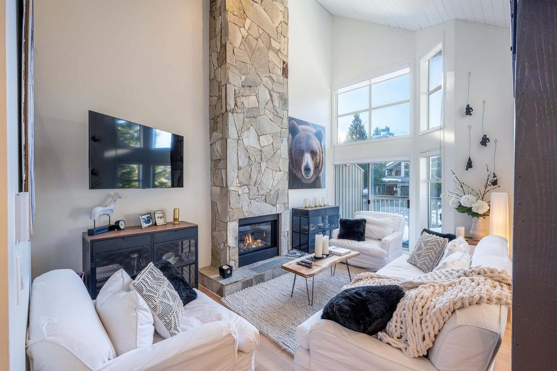 Condo in Whistler, British Columbia, Canada 1 - 18643105