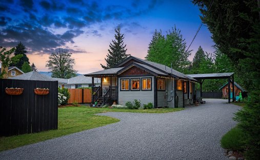 House in Cumberland, British Columbia, Canada 1