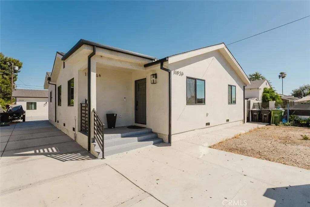 Los Angeles, California, United States 5 - 18646565
