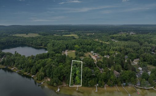 House in Lake Ann, Michigan, United States 1