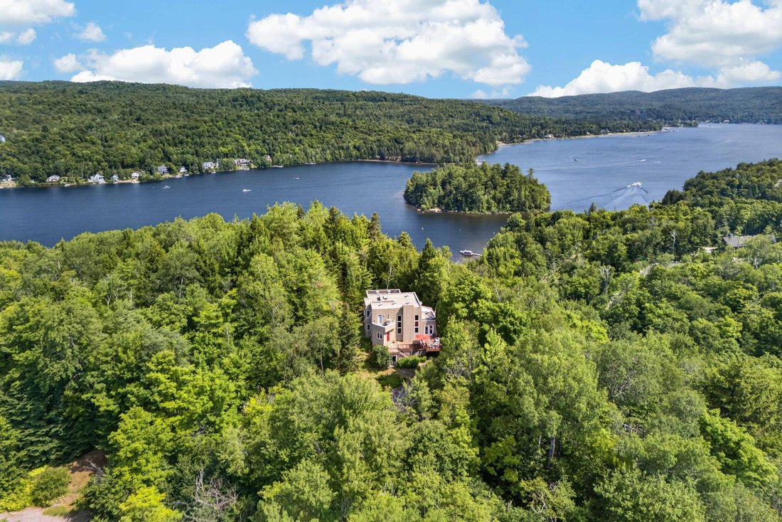 House in Saint-Hippolyte, Quebec, Canada 2 - 18643300