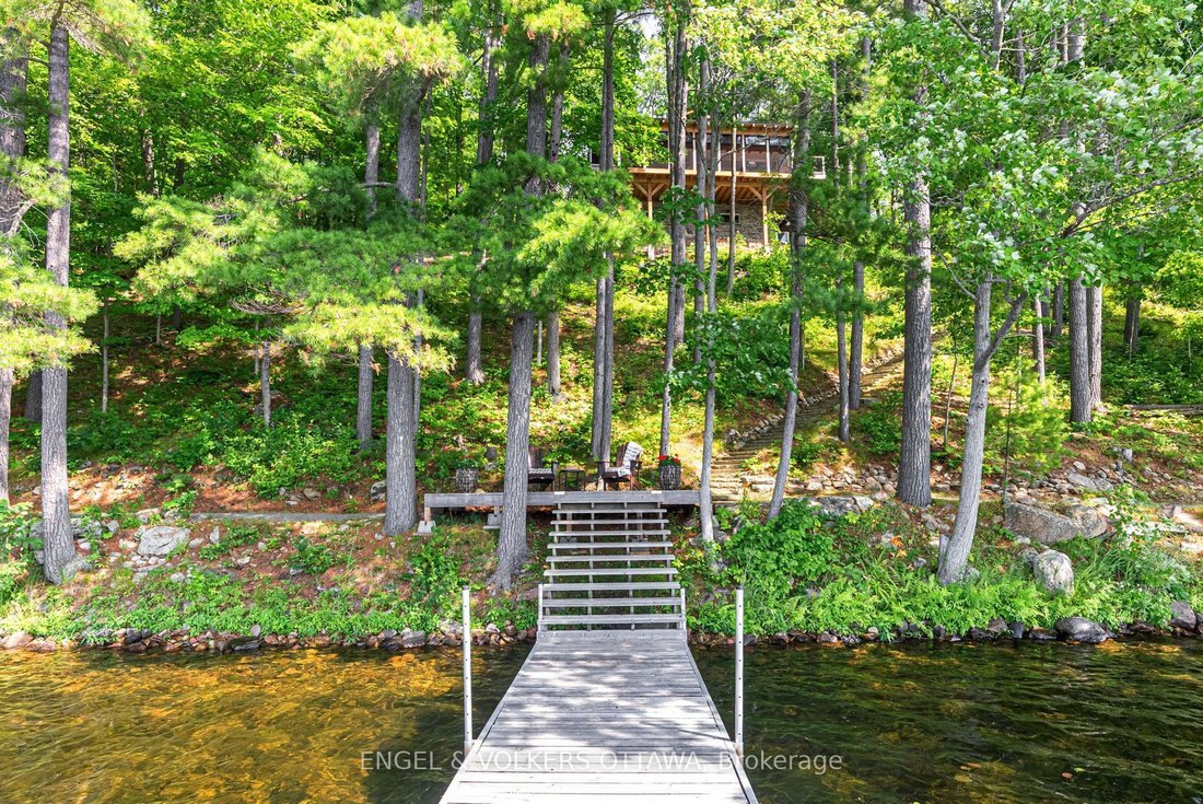 House in Rideau Lakes, Ontario, Canada 2 - 18644068