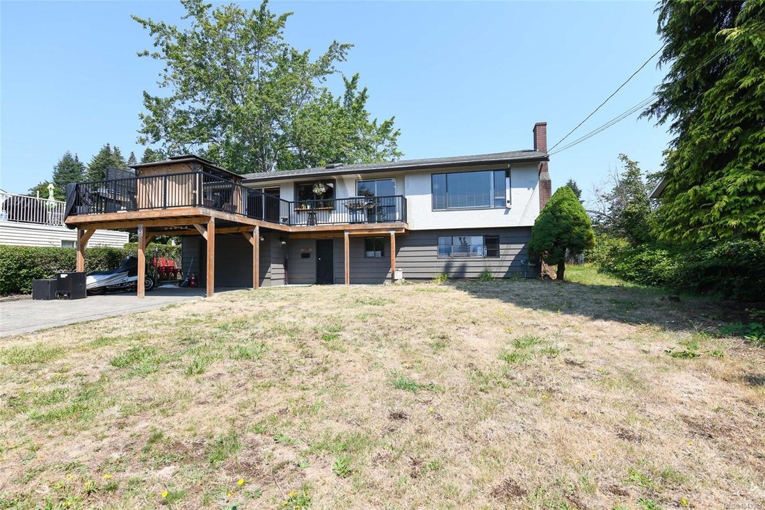 House in Comox, British Columbia, Canada 1 - 18643648