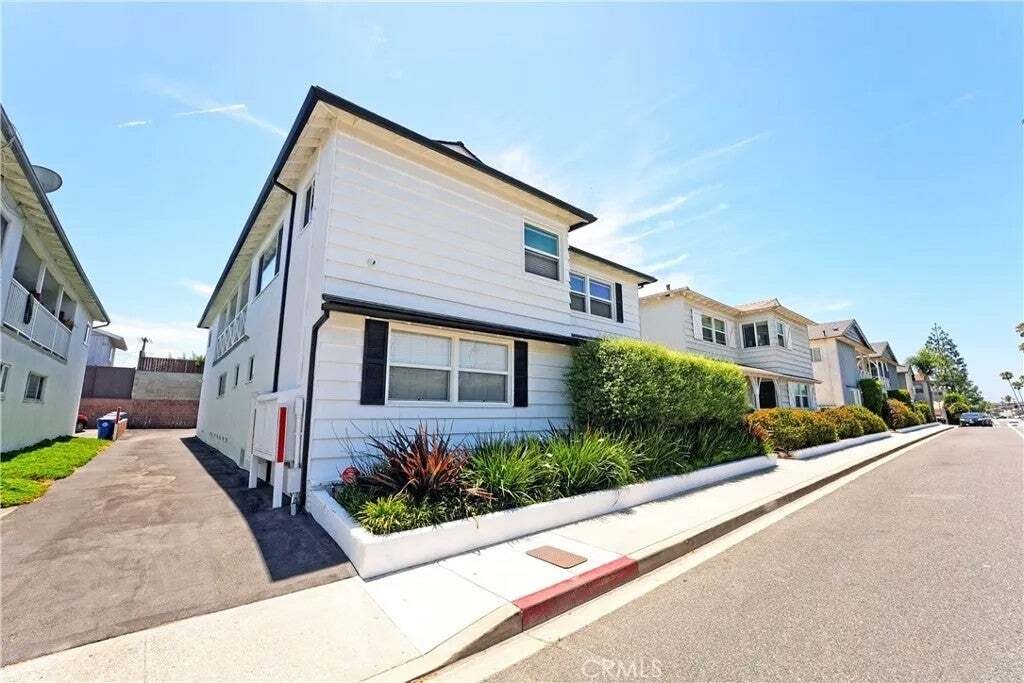 Manhattan Beach, California, United States 3 - 18646544