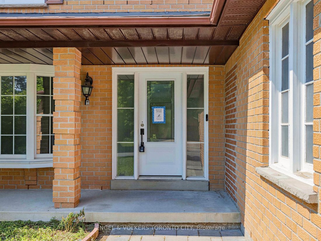 House in Aurora, Ontario, Canada 4 - 18643113