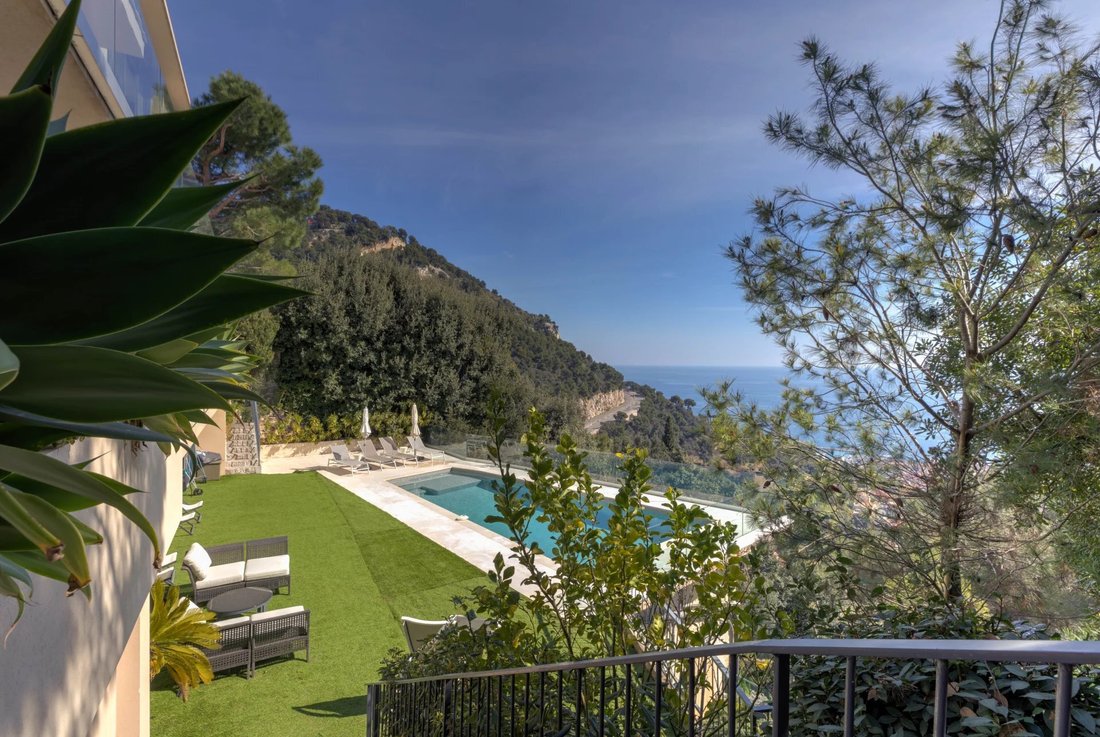 Villa in Villefranche-sur-Mer, Provence-Alpes-Côte d'Azur, France 2 - 18644230