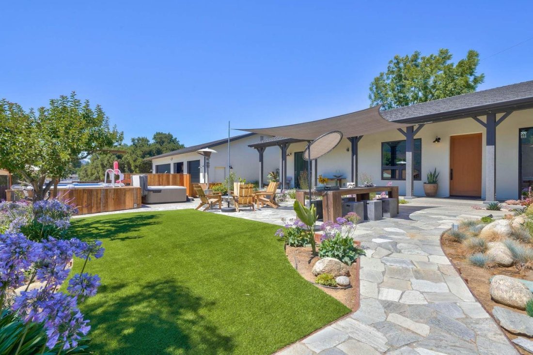 Carmel Valley, California, United States 4 - 18641977