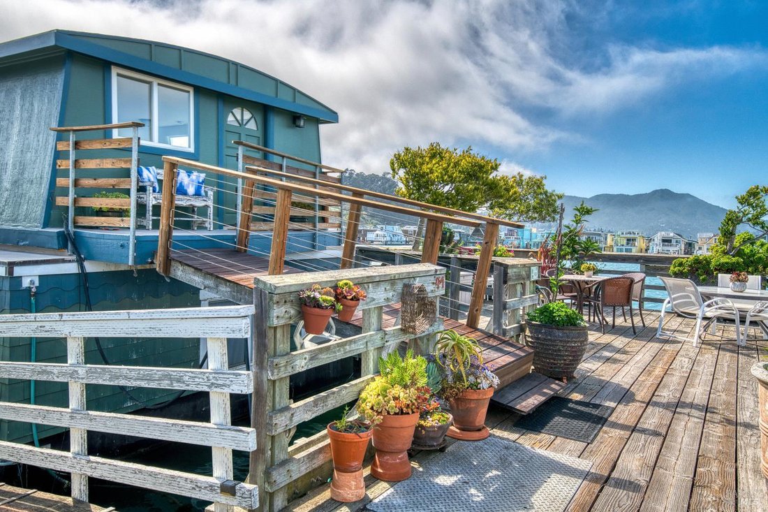 Sausalito, California, United States 1 - 18642775