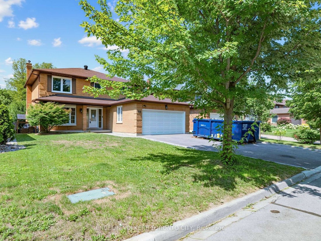 House in Aurora, Ontario, Canada 3 - 18643113