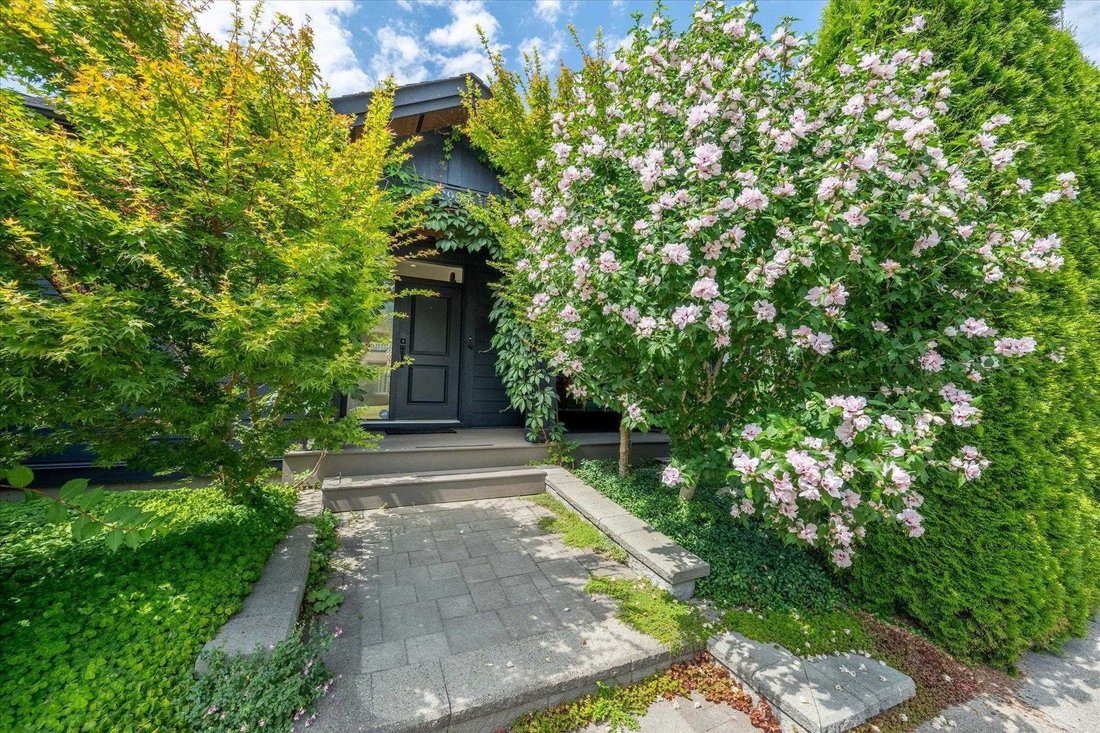 House in Squamish, British Columbia, Canada 2 - 18643051