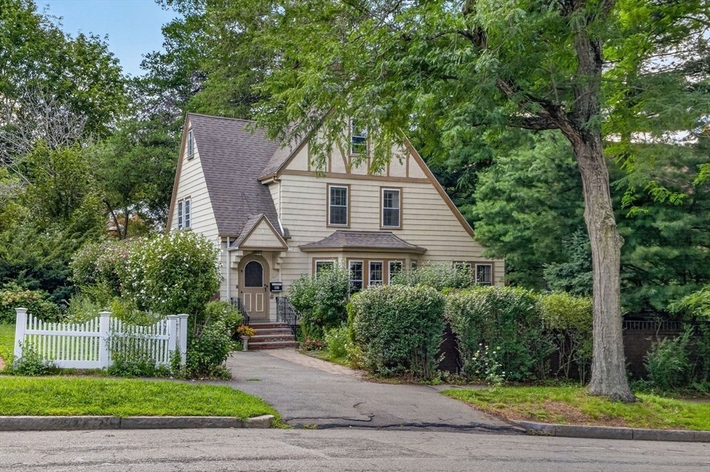 House in Arlington, Massachusetts, United States 2 - 18642205