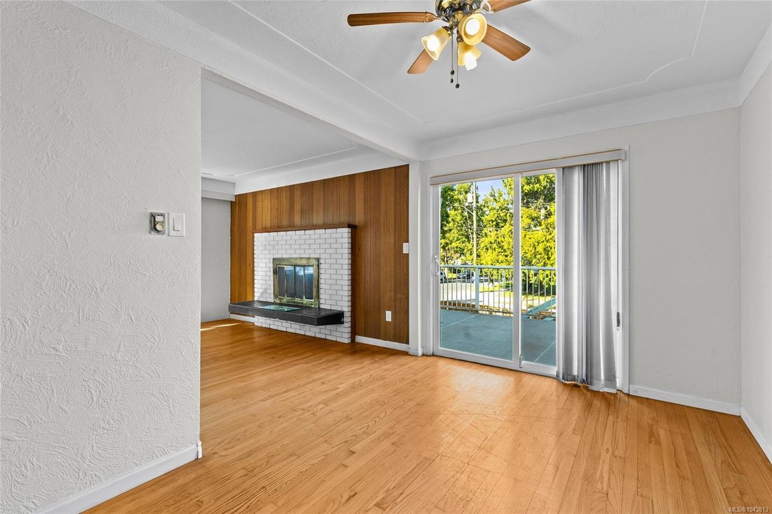 House in Victoria, British Columbia, Canada 5 - 18643572