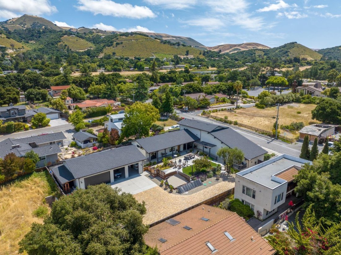 Carmel Valley, California, United States 1 - 18641977