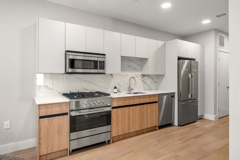 Condo in Boston, Massachusetts, United States 1 - 18643413