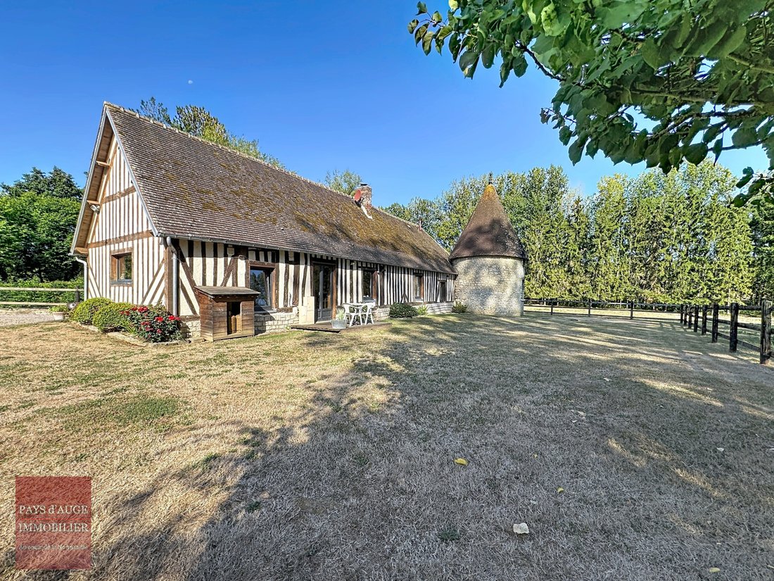 Estate in Saint-Gervais-des-Sablons, Normandy, France 4 - 18646404