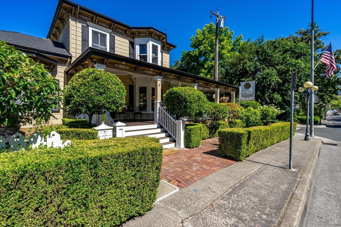 Calistoga, California, United States 5 - 15608718
