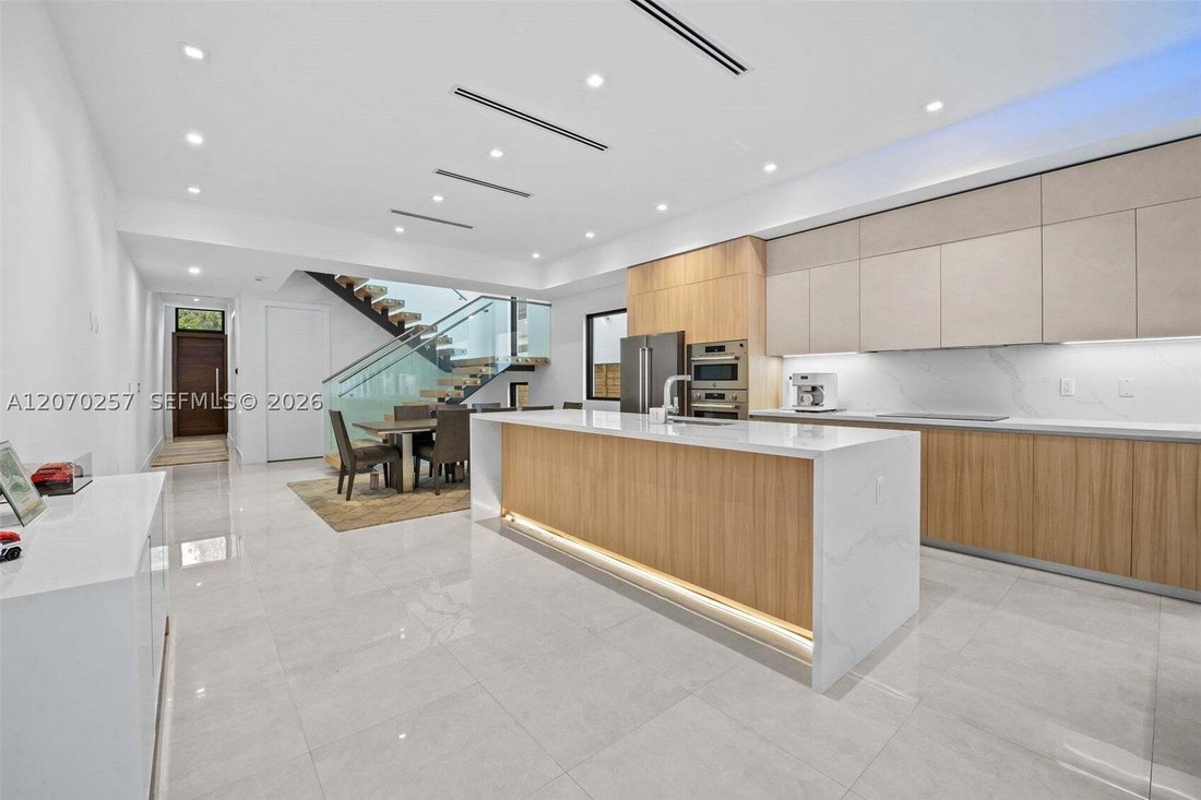 Townhouse in Miami, Florida, United States 3 - 18646117
